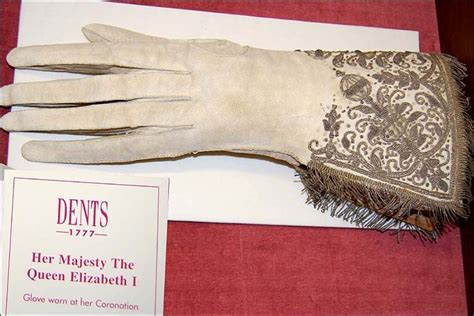 tudor queen elizabeth fingers